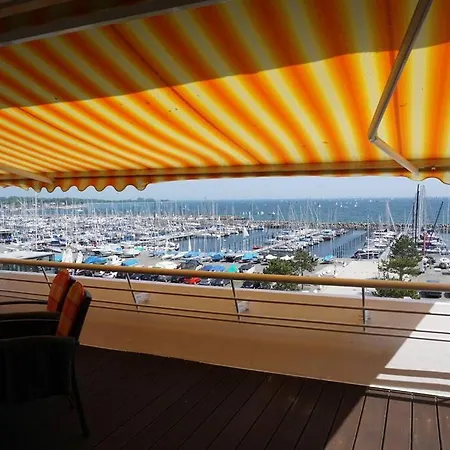 Panoramablick Und Den Direkt Vor Der Tuer *