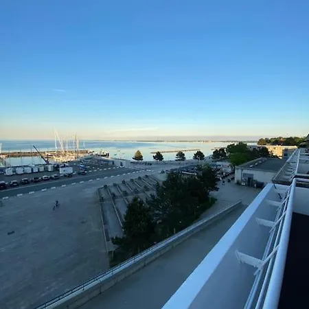 Panoramablick Und Den Direkt Vor Der Tuer Киль